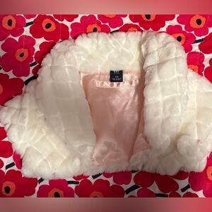 Girls vintage faux fur jacket. Size S/M